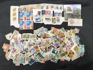 【K33】海外切手まとめ売り　動物　鳥類　偉人　列車　乗り物　絵画　恐竜　昆虫　使用済み　郵便切手　記念切手　バラ　外国　海外　切手