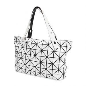 バオバオ イッセイミヤケ BAO BAO ISSEY MIYAKE ロックマット7×12トートバッグ 白 【レディース】