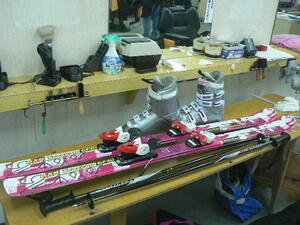 札幌手渡しOK スキー 4点セット 板BXB150cm ブーツHELD25cm(292mm) ストック110cm カービング BXB XXX2W ファン スキー