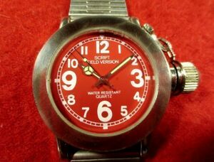 EC667）★完動腕時計★SCRIPT スクリプト★アウトドア★丸形 メンズ　赤い文字板に大きな数字がユニークです