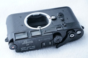 ライカ　M2/M3 塗装・OH・レザー張替　Leica repainting service