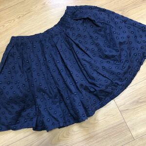 【ユニクロ】紺色　水玉　ドット　フレアースカート　130