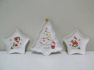 サンリオ　「キティ　　クリスマスプレート　クリスマスツリー型・星型　絵皿　　２００５年もの」　プレート・皿　小皿　食器　陶器　