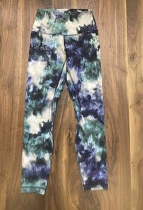 lululemon◆ルルレモン◆2023新品購入◆Alignレギンス25インチ◆サイズ4◆グレーパープル/グリーン系◆中古