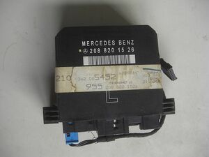 M.ベンツ　W208　CLK240　ドアコントロールモジュール　ドアコンピュータ　208 820 15 26