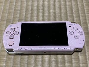 （18）SONY ソニー PSP プレイステーションポータブル 本体　ピンク PSP-2000