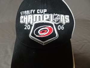 激レア USA購入 NEWERA製 NHL 北米アイスホッケー【2006 Stanley Cup Champions】【Carolina Hurricanes】 ロゴ刺繍入り キャップ中古品