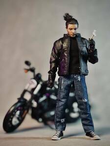 1/12スケール アウトフィット 革ジャケット ズボン　Tシャツ セットS78A　素体 MEZCO MAFEX