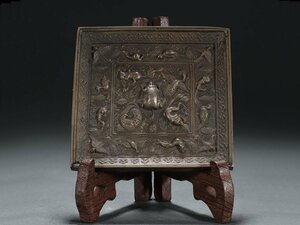 【安】唐時代 銅彫 瑞獣葡萄紋銅鏡 方鏡 極細工 古置物 古擺件 中国古美術 古美味 時代物 古董品 383