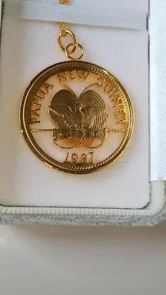パプアニューギニア 極楽鳥 カットアウト コイン ネックレス 金鍍金仕上 新品
