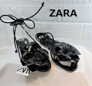 ZARA ザラ LACE UP FLAT SANDALS WITH FLOWER　パテント調　フラワー　フラット　サンダル　黒　37・24cm