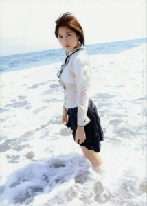 AKB48 小野恵令奈 写真集 水着 制服