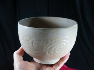 B　白釉渦文様碗①　東南アジア　陶器