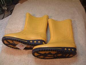 ＡZ5-2-　送料無料　女の子の雨靴１４ｃｍ　①－②それぞれ１足のお値段です。