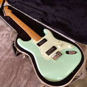 Fender / Noventa Stratocaster Maple Fingerboard Surf Green 