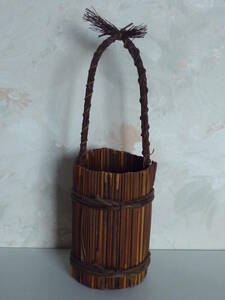 竹細工　竹籠 花籠 花入れ 花器 (汚れの付着、小枝の剥がれあり）長期保管品　
