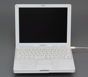 OS9クラシック起動/Apple iBook G4〈12-1.33GHz Mid2005 M9846J/A〉A1133 JANK_02不動ジャンク品●063