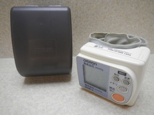 ●omron/オムロン デジタル自動血圧計 自動電子血圧計 ケース付き HEM-642　H354プ