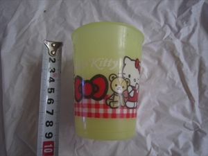 レア★サンリオ2011年製　コップ　キテイ　キティ　サンリオ　プラスチック製