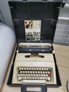 olivetti オリベッティ LETTERA35　ポータブルタイプライター　昭和レトロ 年代物 ヴィンテージ　アンティーク　動作未確認　現状販売