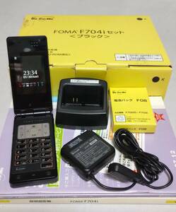 F704i FOMA ドコモ・docomo (充電器・元箱付）