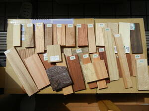 木材薄板３２種（紅木、キューバンマホガニー、など）