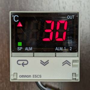 【動作確認済】オムロン　サーマックS 電子温度調節器　E5CS-RKJU-W