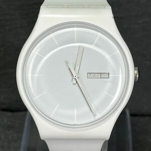 SWATCH スウォッチ ORIGINALS オリジナルズ WHITE REBEL ホワイトレーベル AG2010 SUOW701 腕時計 アナログ クオーツ デイデイト ホワイト