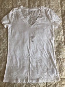 未使用★GAP★Vネック★Tシャツ★XXS（S）