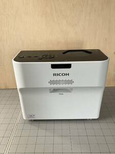 RICOH 超短焦点プロジェクター WX4152NI