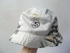 ◆STUSSY ステューシー 希少 和柄 シャネル ロゴ刺繍 バケットハット 帽子　キャップ マルチ サイズ S/M 白系