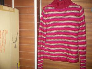ギャップ　女性用タートルネックセーター、厚手、日本のLサイズ　ピンク・赤・クリーム　　新品未使用　価格タグ・商品タグなし　