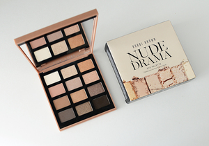 Bobbi Brown アイシャドウパレット「Nude Drama」