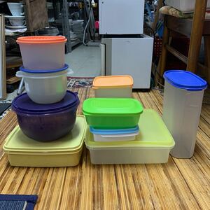 Tupperware タッパーウェア　蓋付き保存容器　容器　大きさ様々　計9点