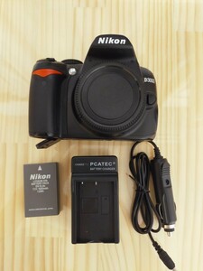 ★実用品★ Nikon ニコン D3000 ボディ ショット数 約20658回