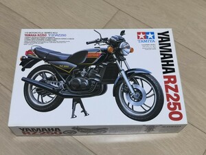 タミヤ 1/12 オートバイシリーズ No.02 ヤマハ RZ250 プラモデル 　カルトグラフ　美品