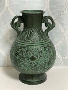 骨董品　伝統金属工芸 古銅 古玩 鋳銅 双耳花瓶　フラワーベース 高さ20cm×幅16cm 重さ1.4kg