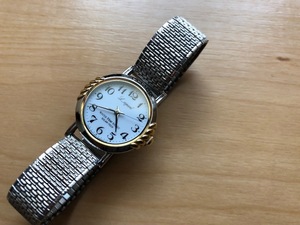 美品 レア ソーラー CITIZEN シチズン Leopard レオパール SOLAR TECH ホワイト×コンビカラー E031 レディース 腕時計