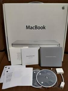 MacBook A1181 (MB062J/A) Core 2 Duo 2.16GHz Mac OS X 10.4 2GB 