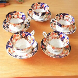 ROYAL ALBERT (ロイヤルアルバート) ●HEIRLOOM (エアルーム)●アンティーク カップ&ソーサー●5客セット