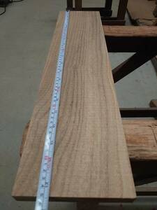 楠　くす　荒材　No.240522-E　無垢　乾燥材　板（長さ650㎜ｘ幅155㎜ｘ厚み25㎜）1枚　木材　DIY　棚板　小物作りに