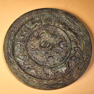 漢代　瑞獣紋古い青銅鏡