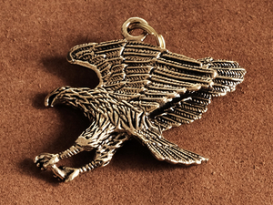 真鍮 キーホルダー（イーグル）鷲 わし 羽 鳥 猛禽類 バード ブラス フィギュア 金色 キーチェーン キーフック 二重リング 金属工芸