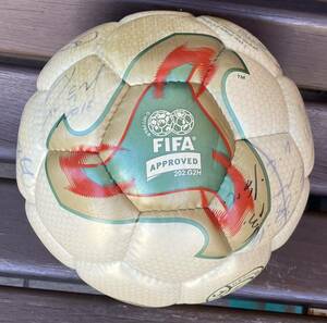 2002 FIFA ワールドカップ　サイン入りadidas サッカーボール　送料無料