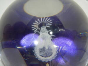A68* 水晶　クリスタル　内部に精巧な観音女神像彫刻　直径約100ミリ
