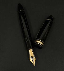 MONTBLANC/モンブラン 万年筆 マイスターシュテュック No.149 ペン先18K 750 刻印 ブラック×ゴールド 筆記用具