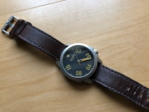 レア 良品 NIXON ニクソン THE RANGER 40 LEATHER 15K ブラック×ゴールド系ダイアル 純正革ベルト クオーツ メンズ 腕時計
