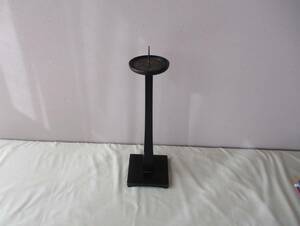 古い燭台 （木製）：黒色・ろうそく立て・アンティーク・コレクション・灯火器具