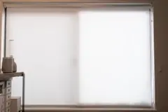 ロールスクリーン つっぱりタイプ 採光 断熱（窓枠157x111cm 用）