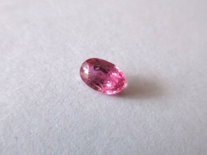 ピンク・サファイア　ルース１点　約0.5ct　#1942